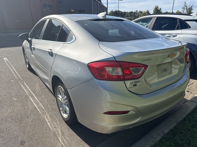 2017 Chevrolet Cruze LT photo 5