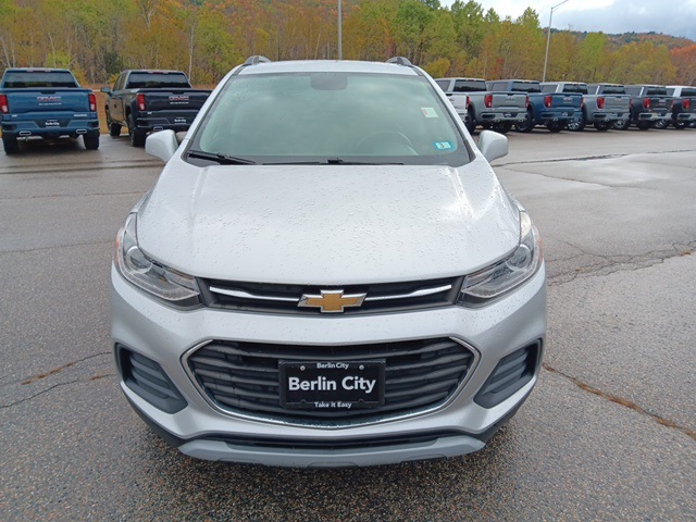 2019 Chevrolet Trax LT photo 2