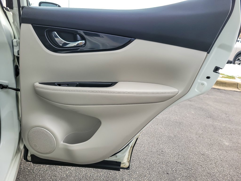 2017 NISSAN ROGUE SPORT - Image 19