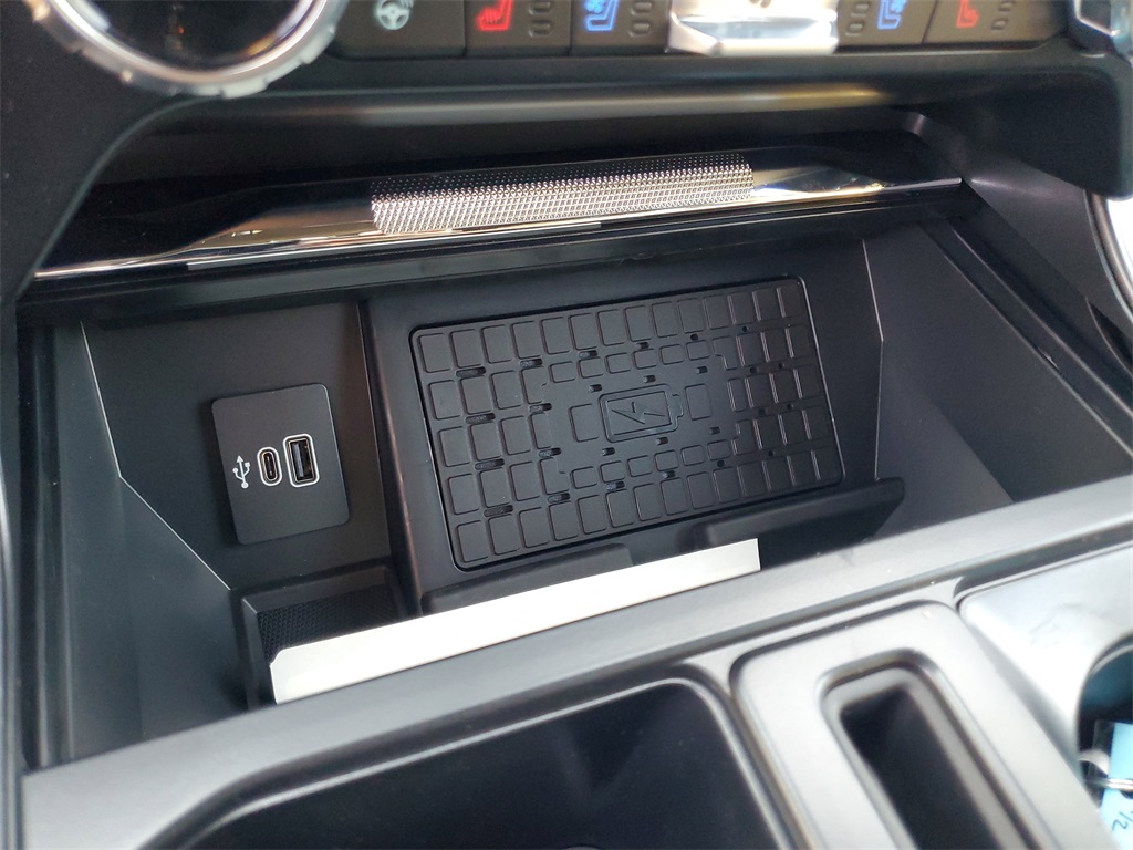 2025 Ford F-150 Lariat photo 19