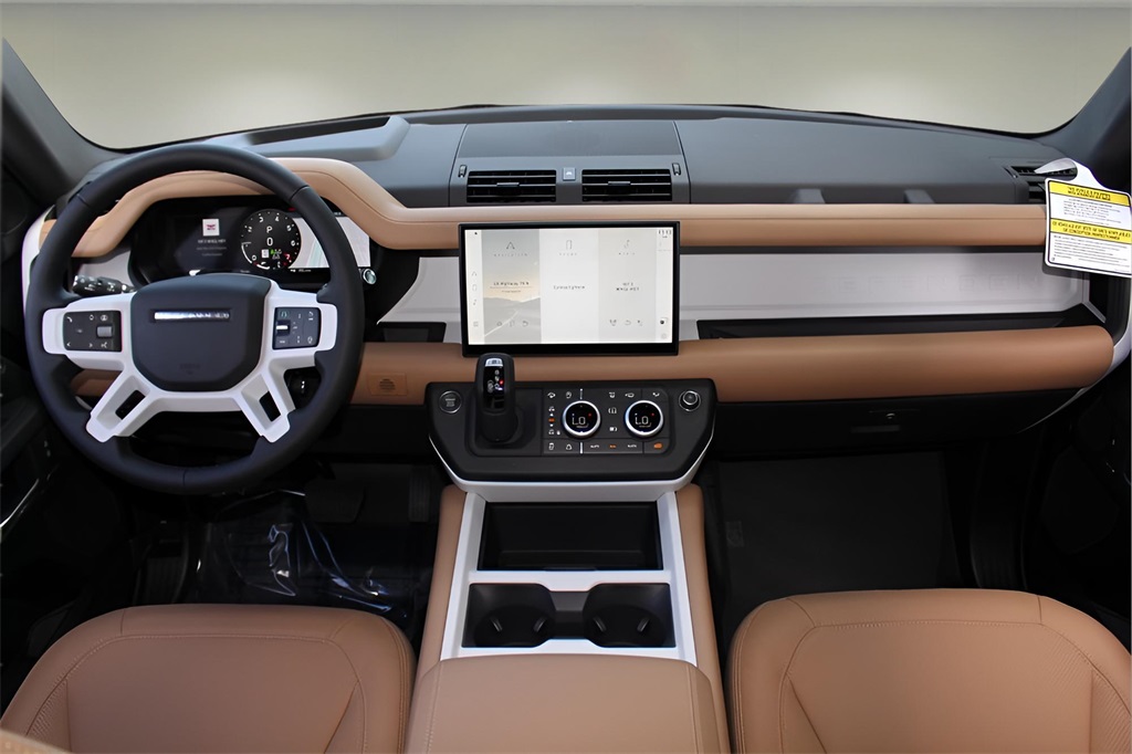 2025 Land Rover Defender 110 S photo 13