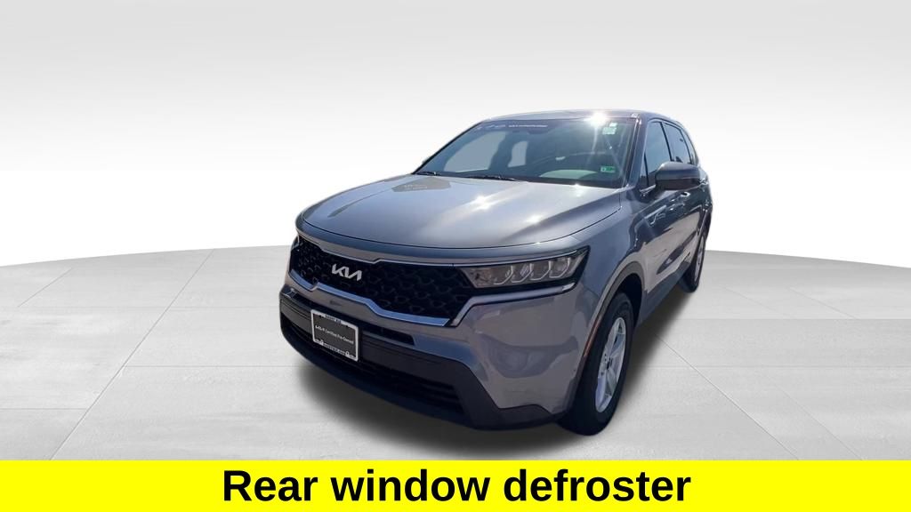 2023 Kia Sorento LX photo 9