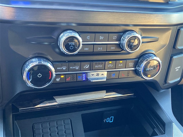 2024 Ford F-350 Lariat photo 24