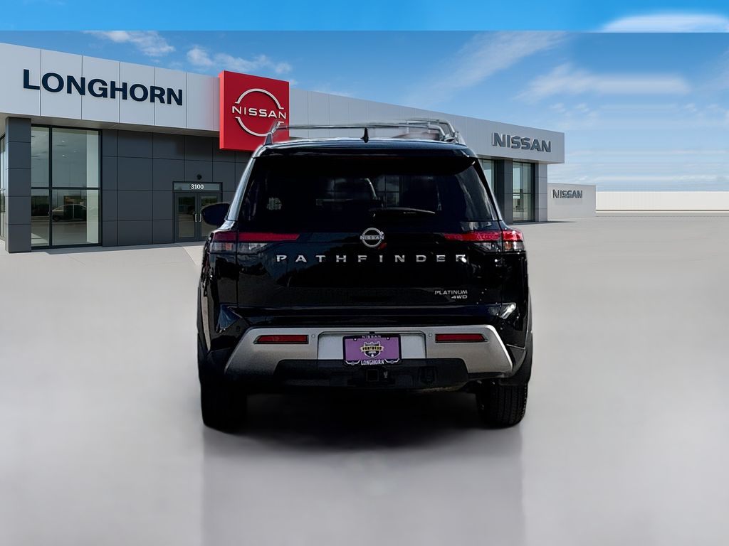 2025 Nissan Pathfinder Platinum photo 3