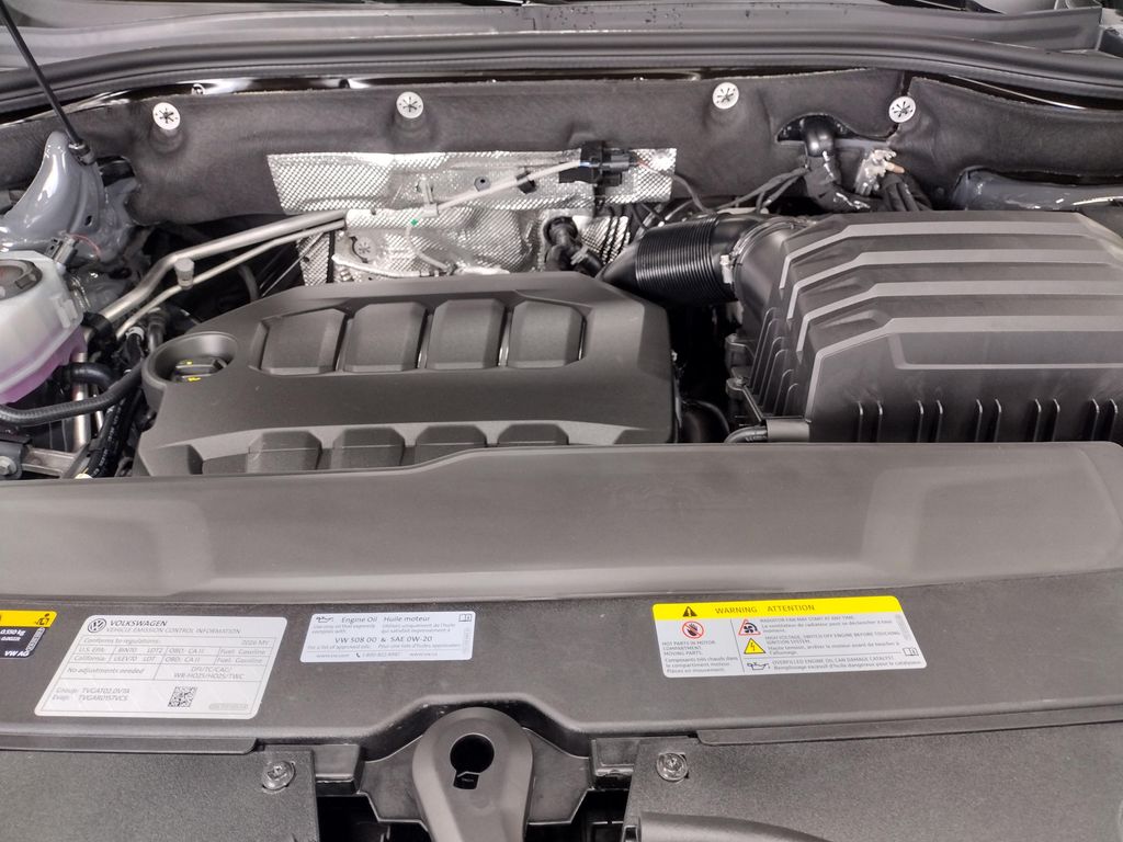 2026 Volkswagen Atlas Cross Sport SEL R-Line photo 3