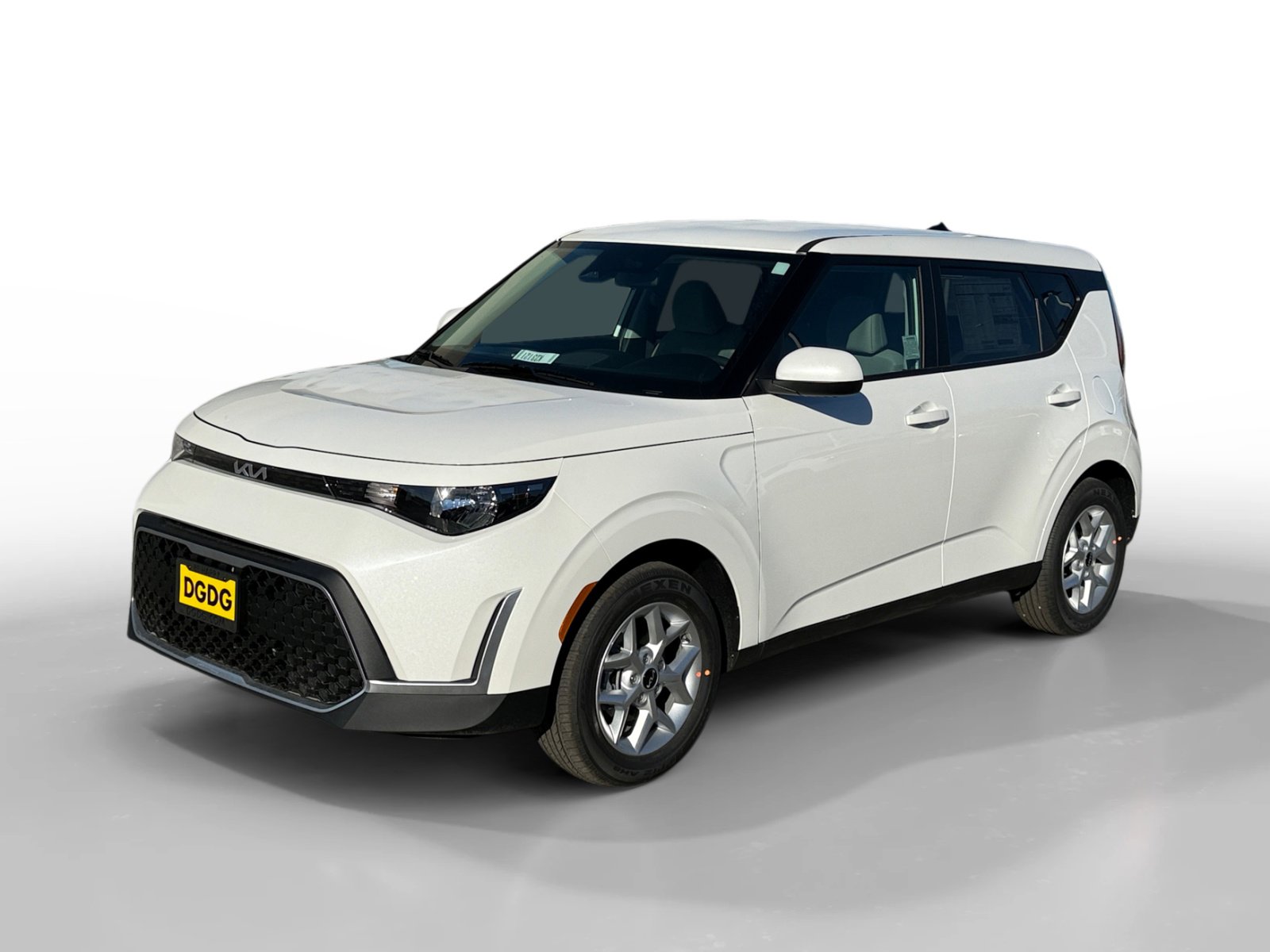 2025 Kia Soul LX's photo