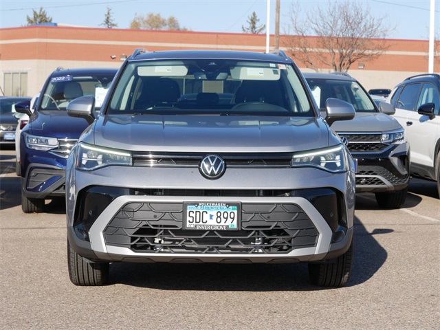 Certified 2025 Volkswagen Taos SE with VIN 3VVVC7B24SM010293 for sale in Inver Grove Heights, Minnesota