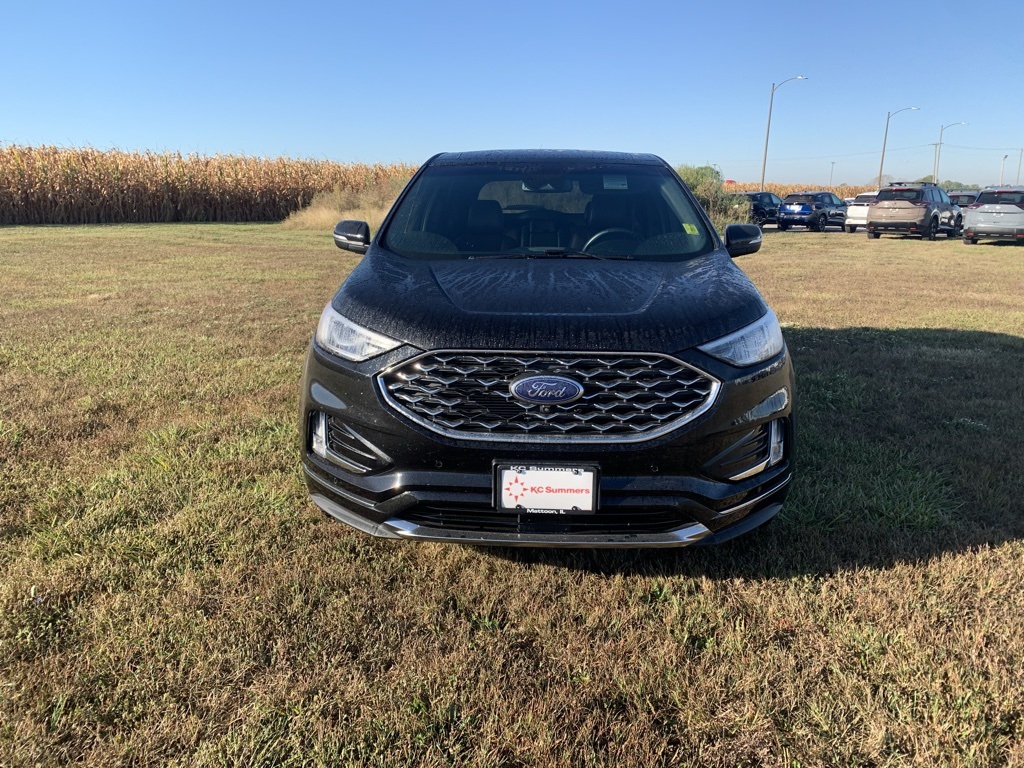 2020 Ford Edge Titanium photo 2