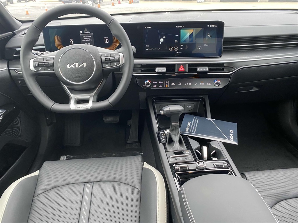 2025 Kia K5 GT-Line photo 11