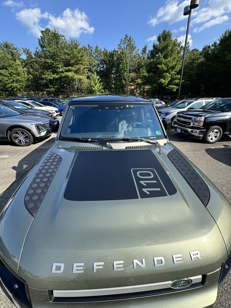 2021 Land Rover Defender 110 S photo 9