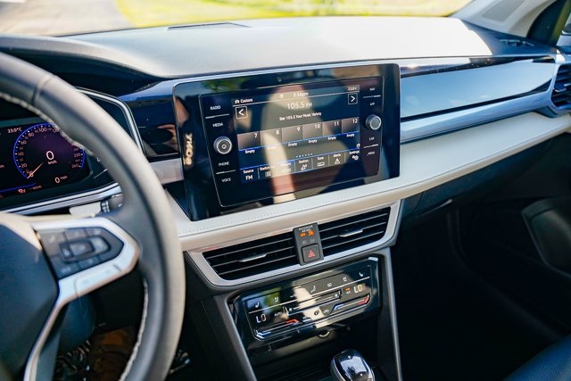 2025 Volkswagen Taos SEL photo 14