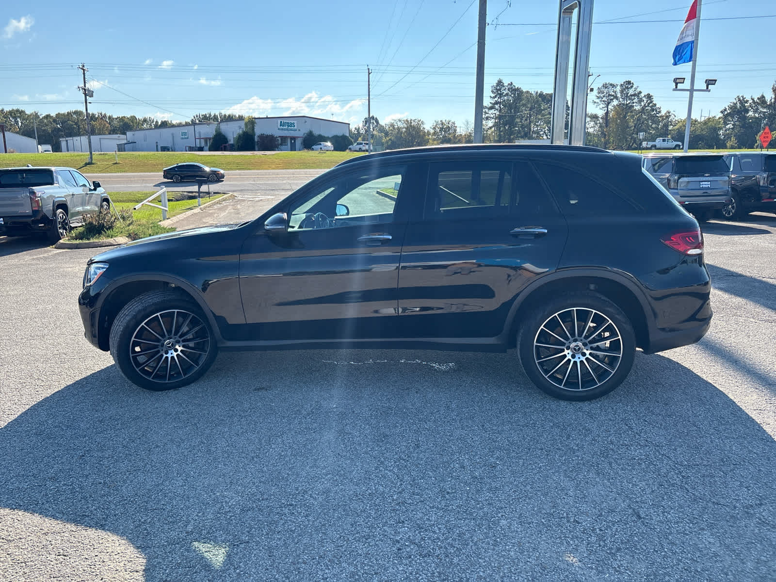 2022 Mercedes Benz GLC 300 photo 3