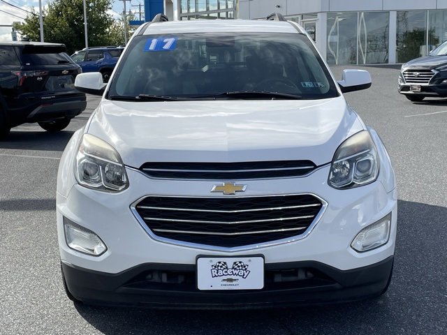 2017 Chevrolet Equinox LT photo 2