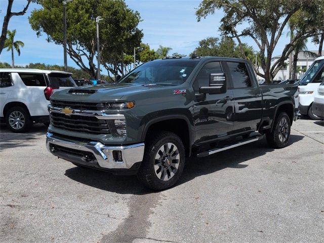 2025 Chevrolet Silverado 2500HD LT photo 4