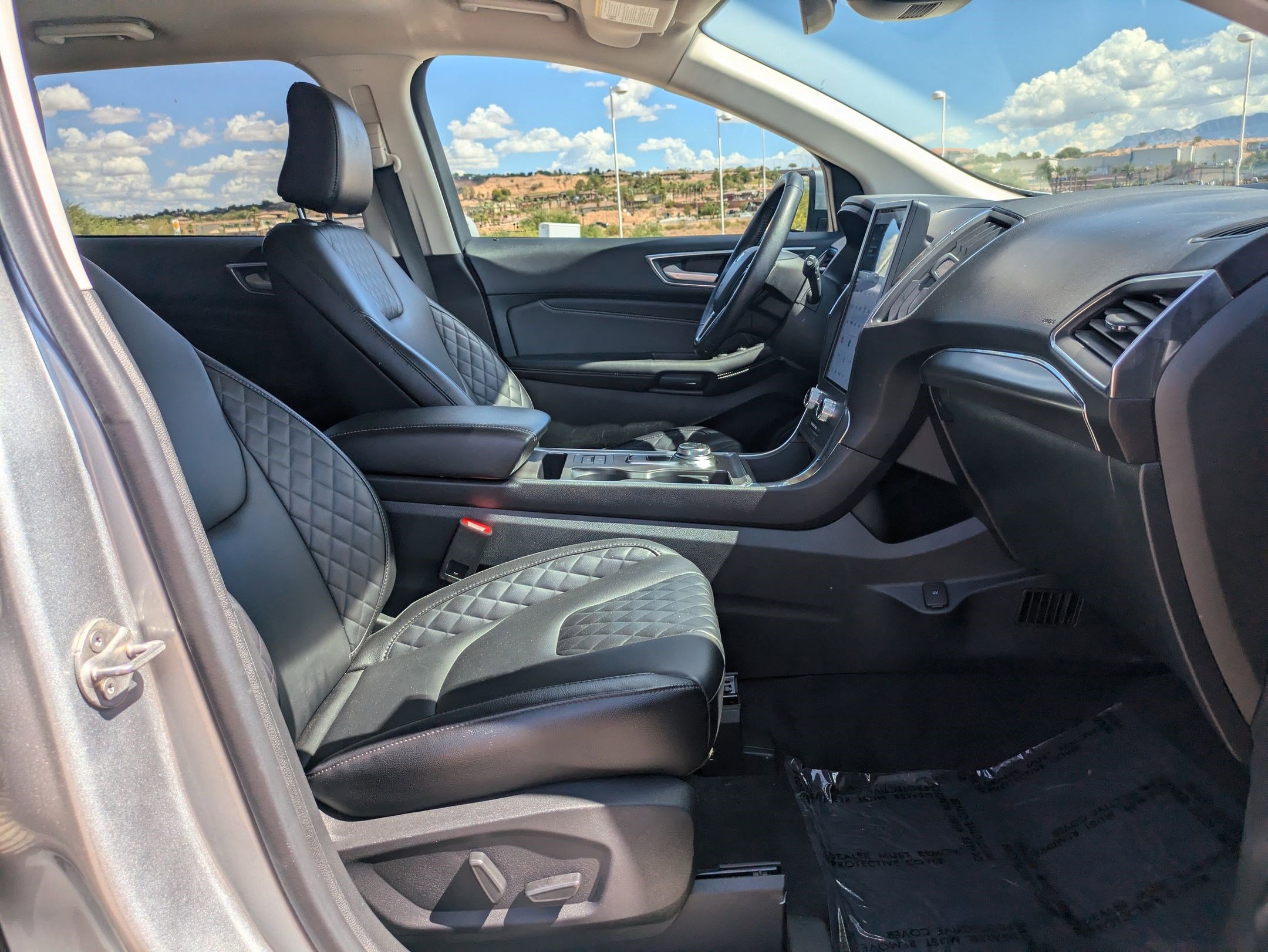 2024 Ford Edge Titanium photo 30