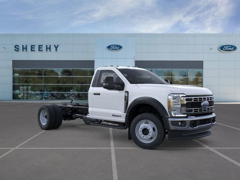 2025 Ford F-550 Super Duty Chassis Cab XL's photo