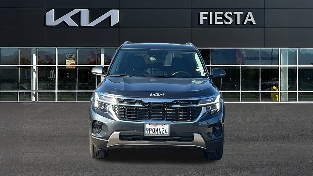2025 Kia Seltos S photo 2