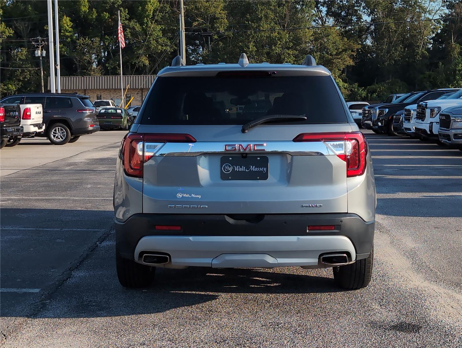 2023 Gmc Acadia SLT photo 4