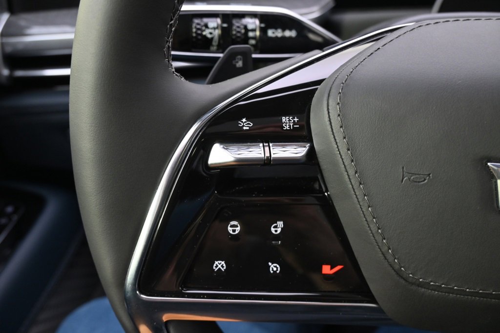 2025 Cadillac Escalade IQ Luxury photo 24