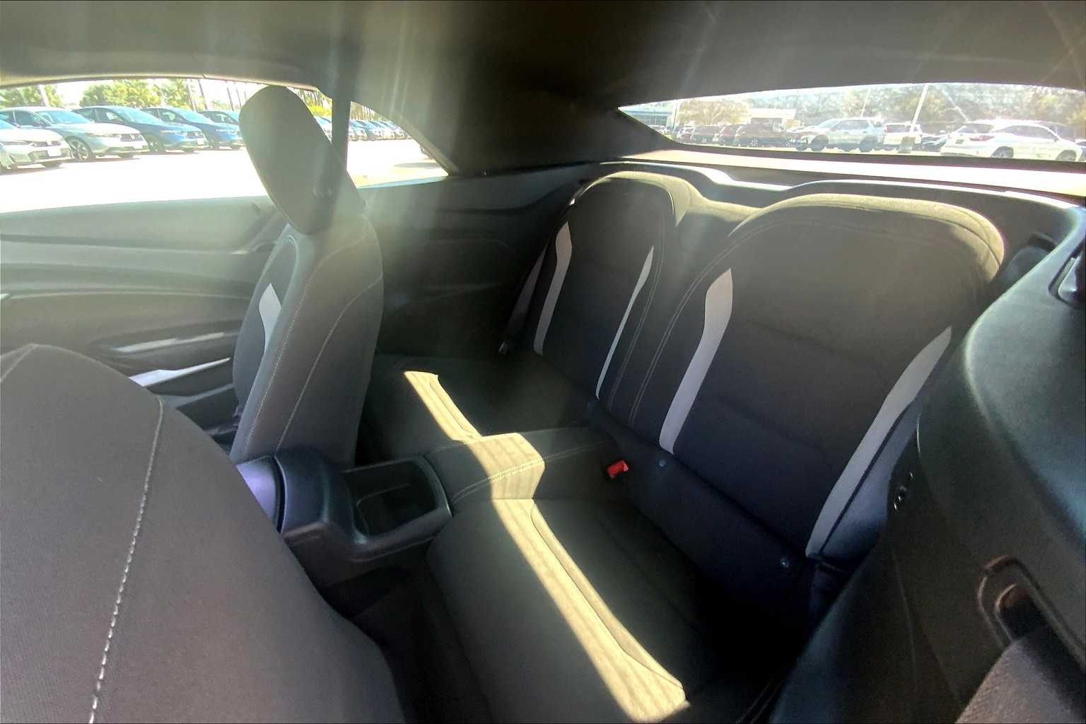 2019 Chevrolet Camaro 1LT photo 15