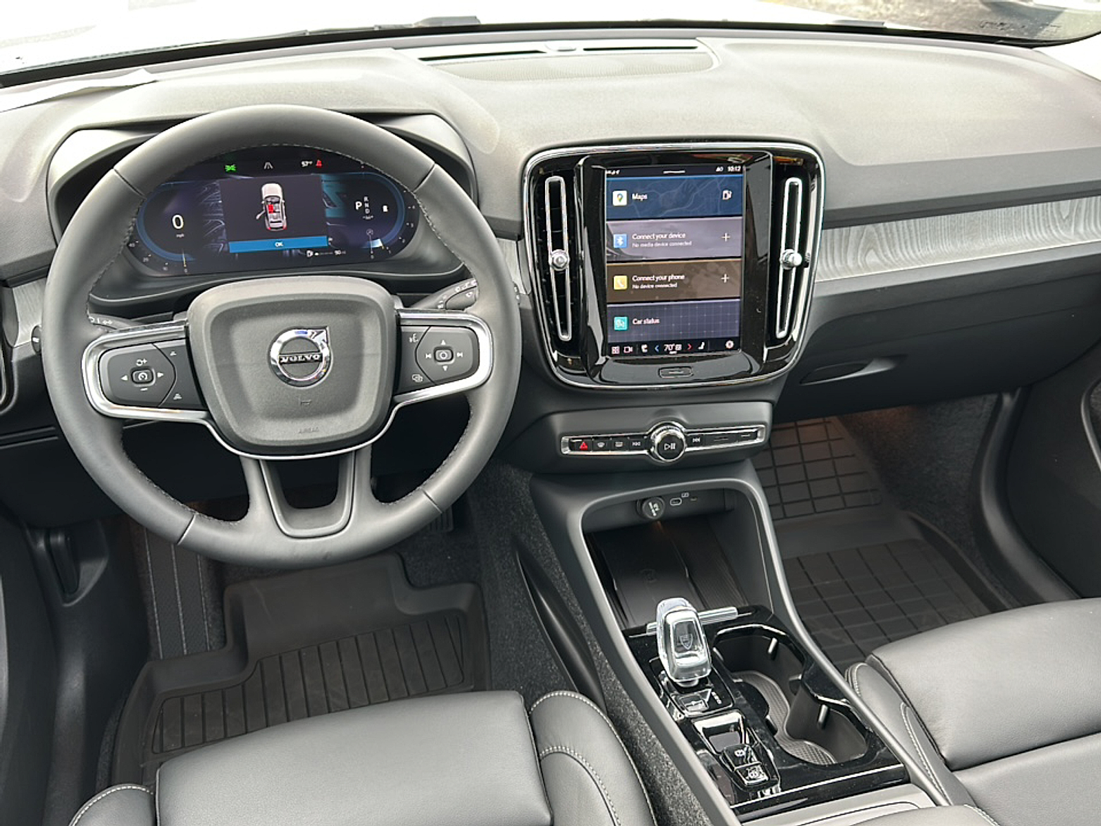 2025 Volvo XC40 AWD Plus photo 11