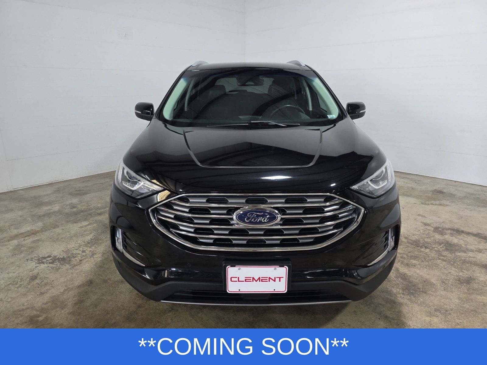 2020 Ford Edge Titanium photo 2