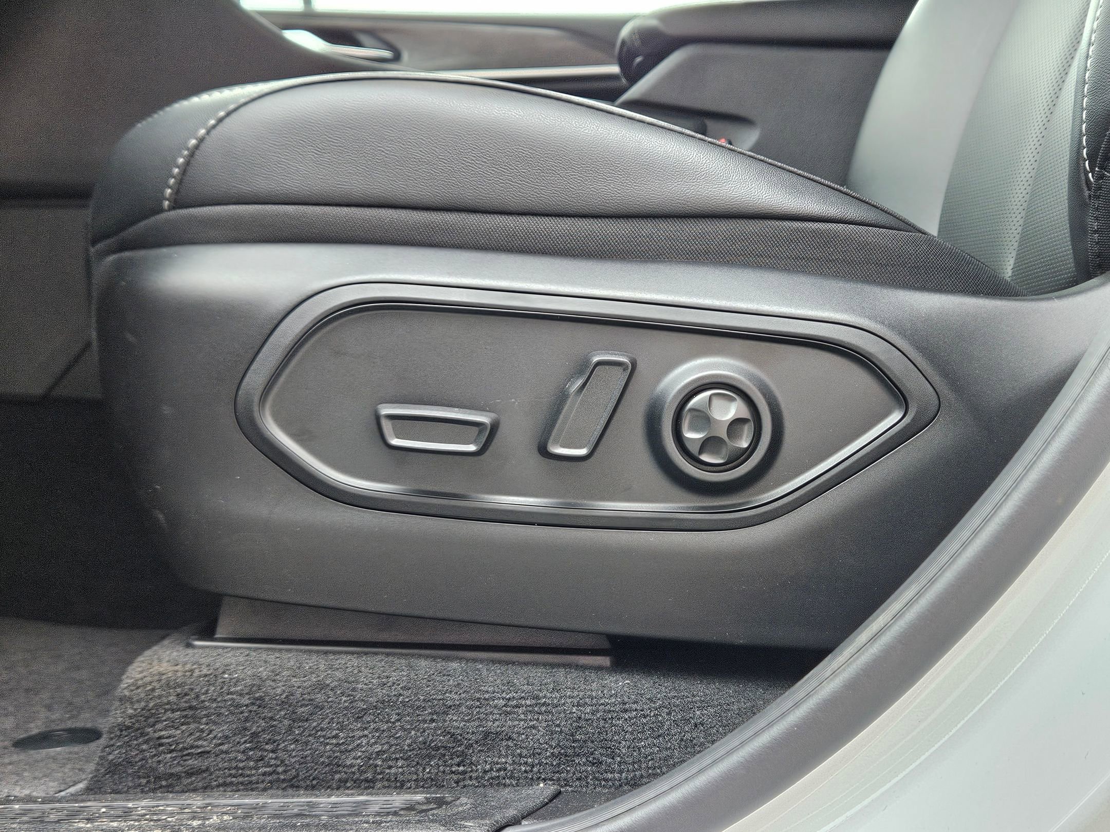 2025 Jeep Grand Cherokee Limited photo 15