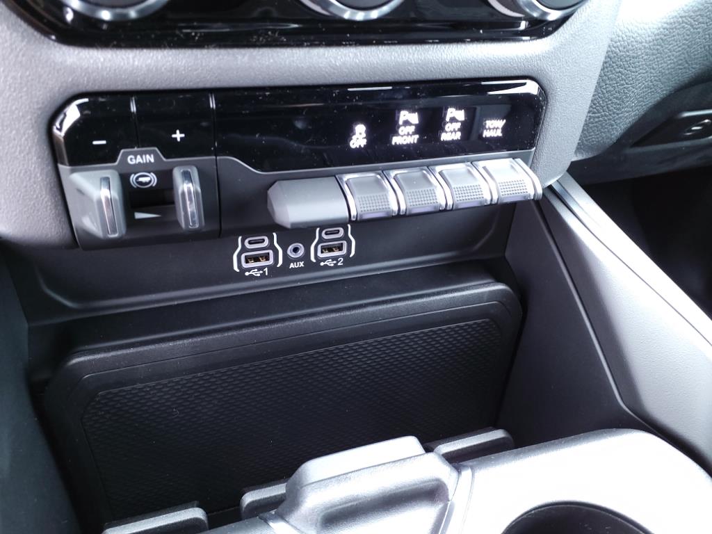2025 Ram 1500 Big Horn photo 7