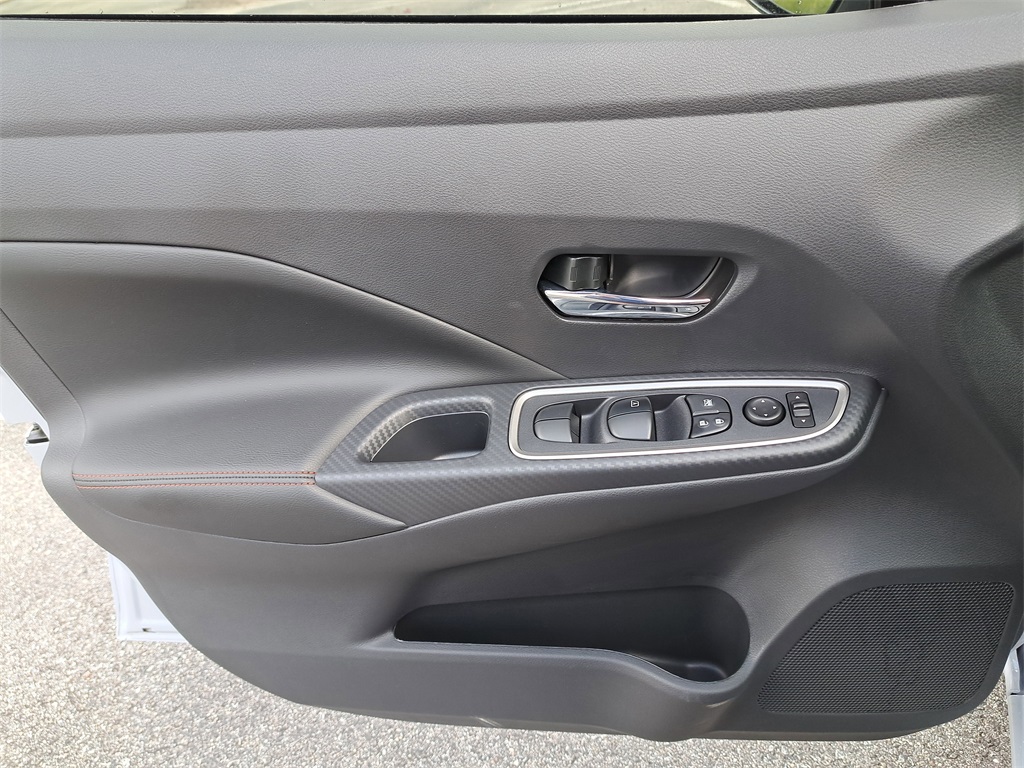 2025 Nissan Versa 1.6 SR photo 21