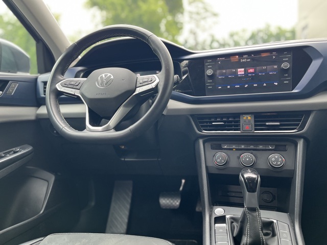 2022 Volkswagen Taos SE photo 5