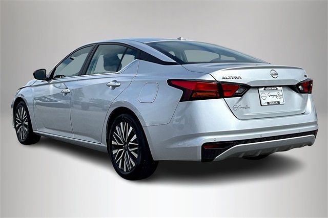 2024 Nissan Altima 2.5 SV photo 4