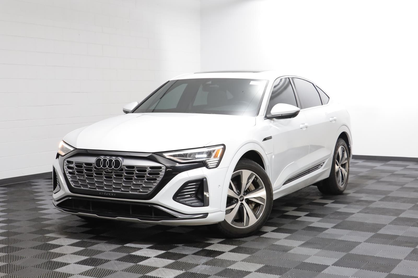 2024 Audi Q8 Sportback e-tron Premium Plus's photo