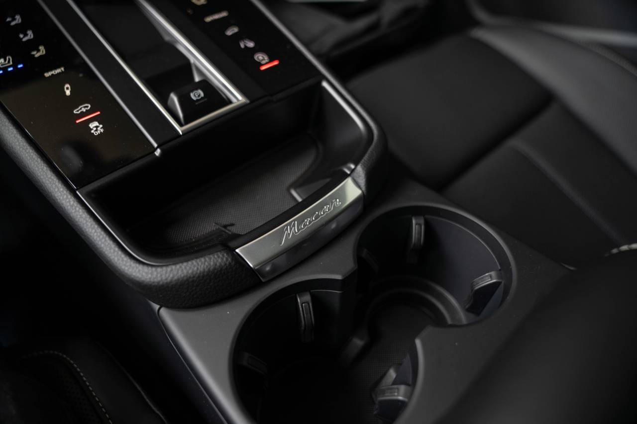 2025 Porsche Macan S photo 20