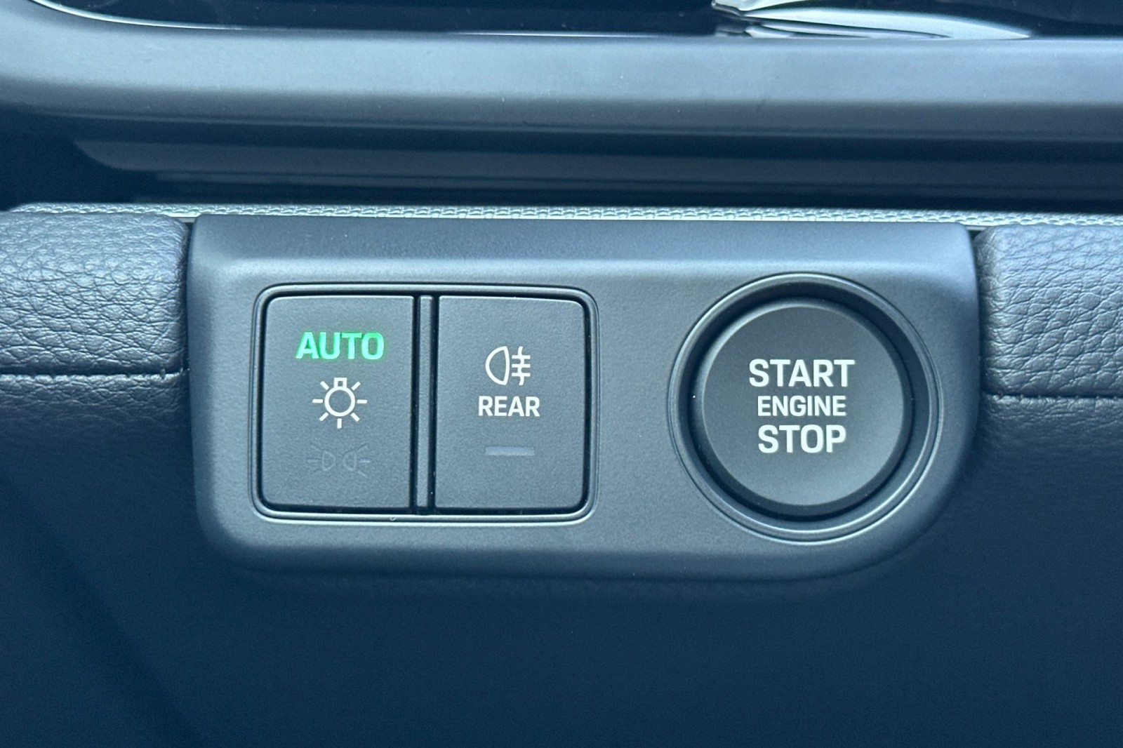 2026 Porsche Panamera 4 E-Hybrid photo 24