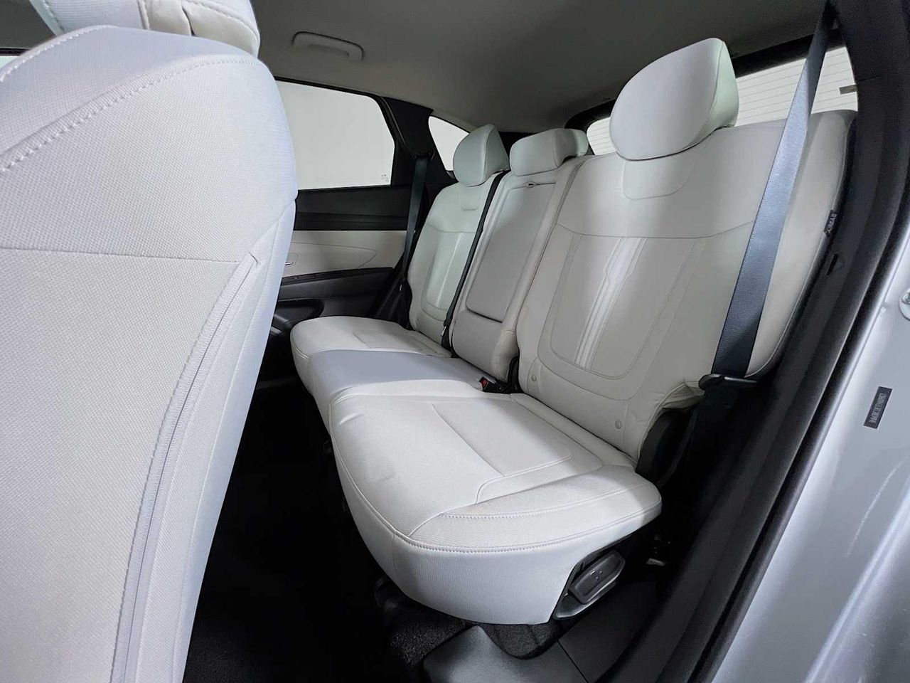 2026 Hyundai Tucson SEL photo 12