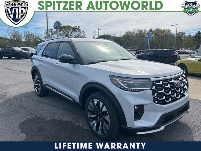 2025 Ford Explorer Platinum's photo