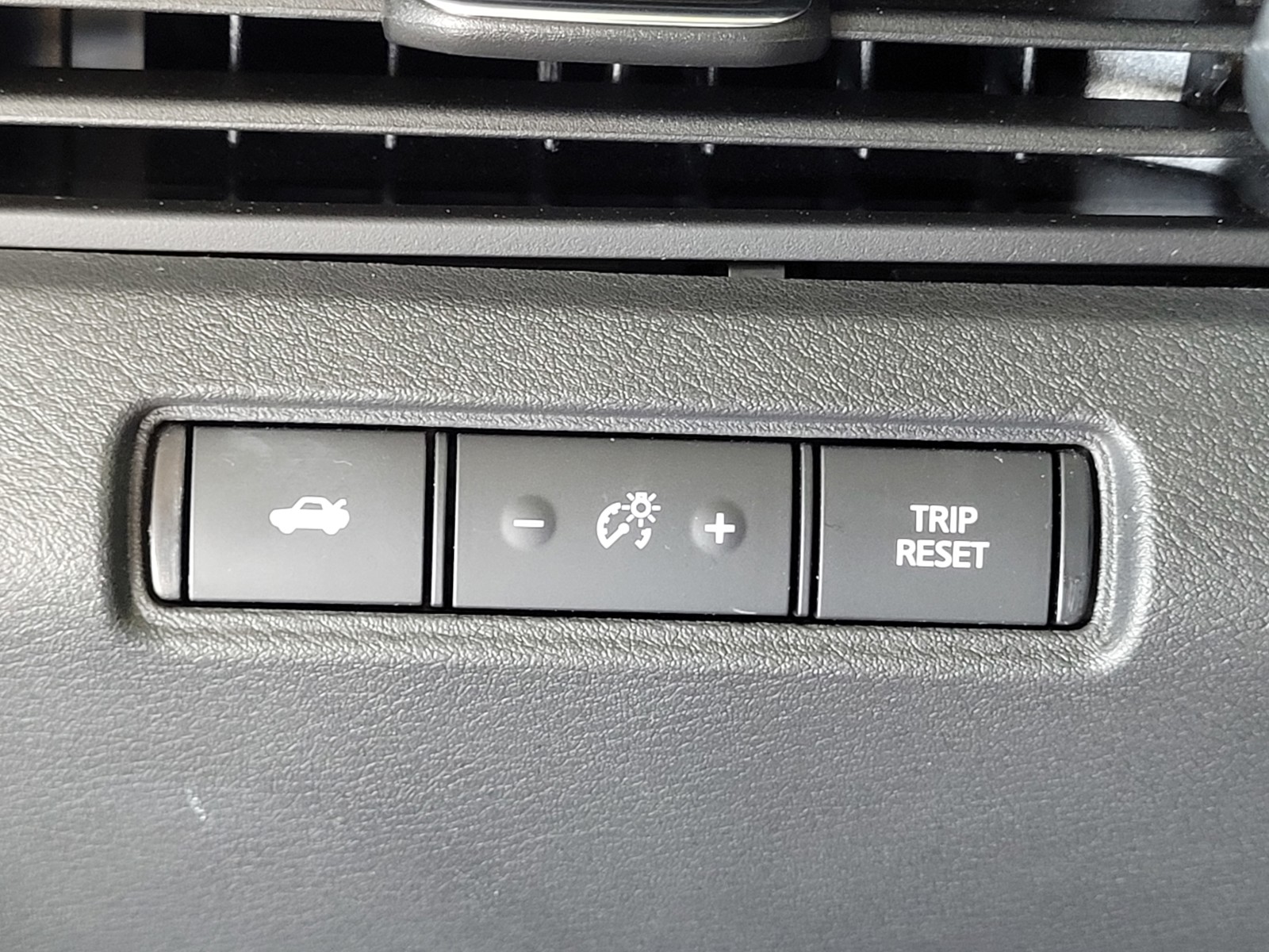 2023 Nissan Altima 2.5 SR photo 8