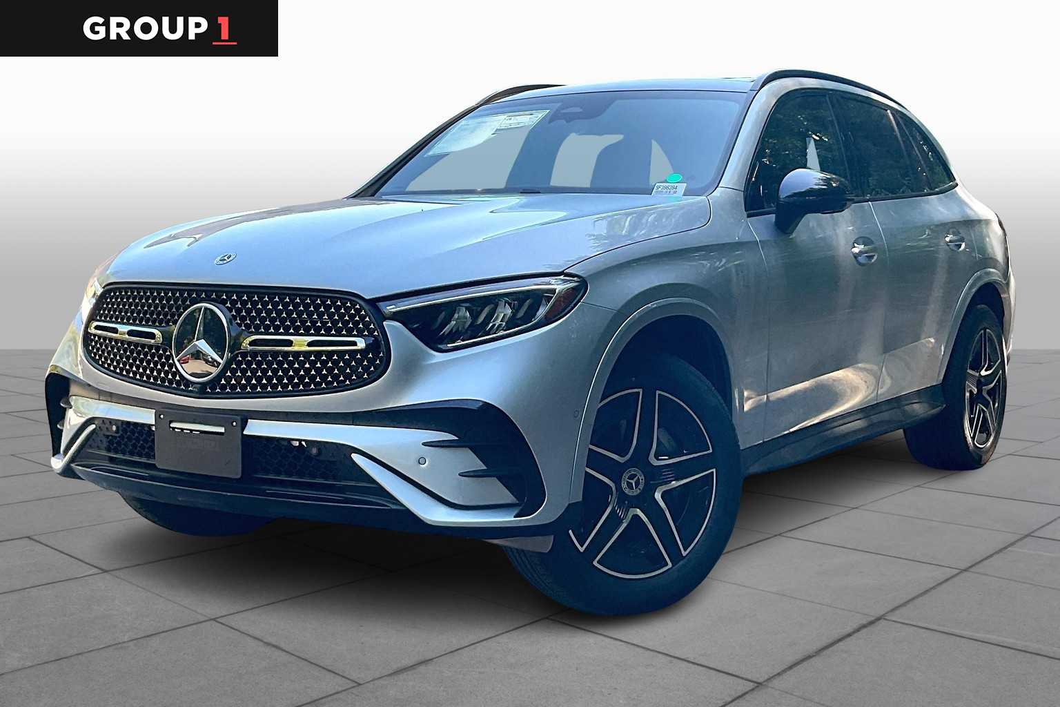 2025 Mercedes-Benz GLC Base's photo