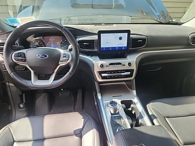 2022 Ford Explorer XLT photo 2
