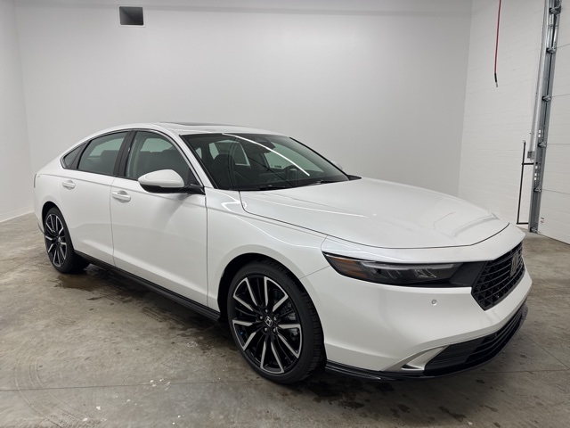 2025 Honda Accord Hybrid Touring photo 3