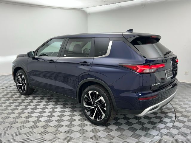 2024 Mitsubishi Outlander SE photo 8