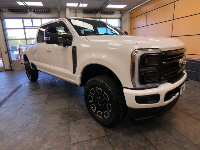 2026 Ford F-250 Super Duty Platinum's photo