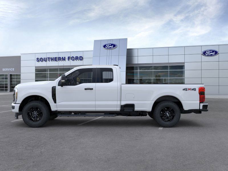 2025 Ford F-350 photo 3