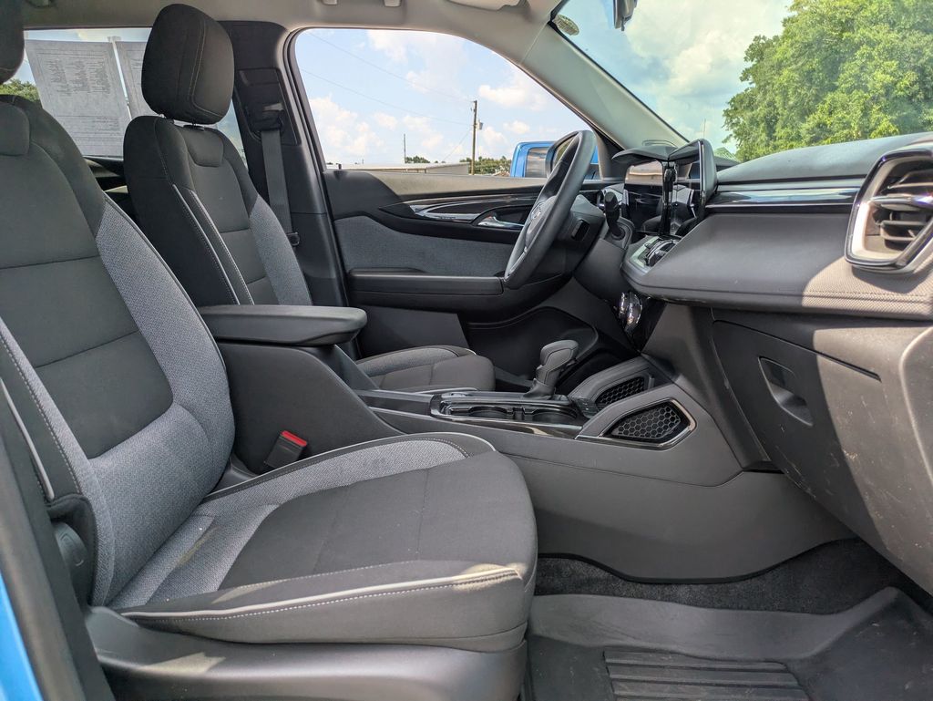 2025 Chevrolet Trailblazer LT photo 24