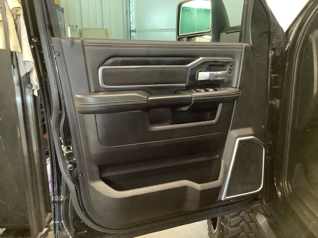 2024 Ram 2500 Laramie photo 25