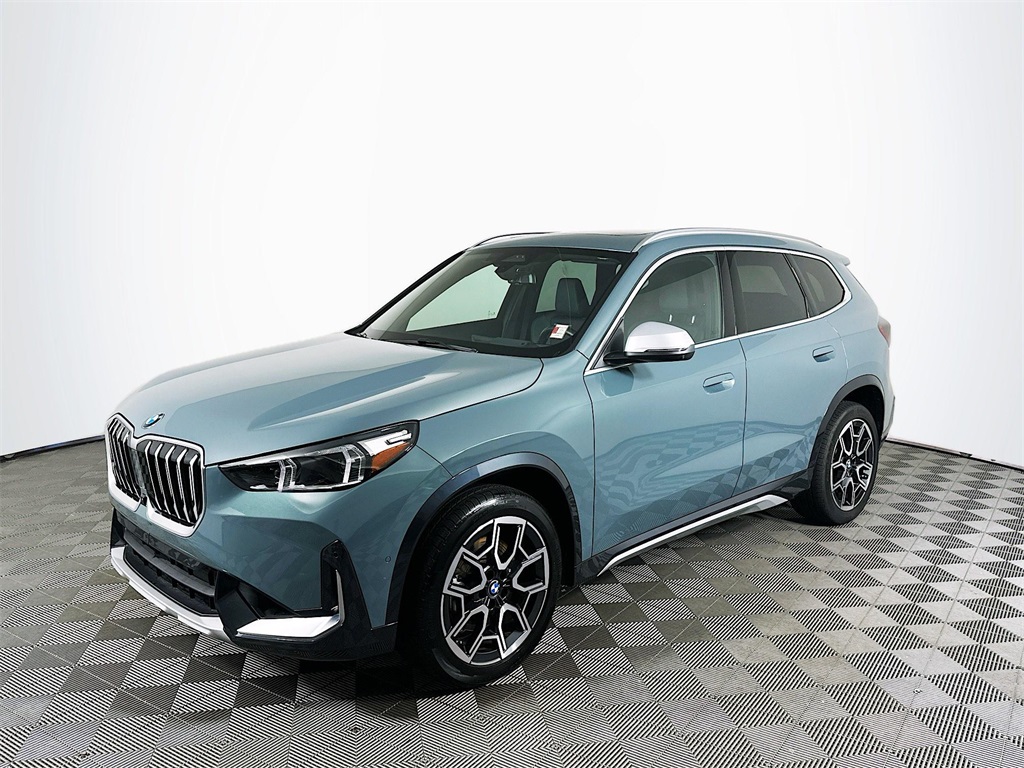 2024 BMW X1 28i's photo