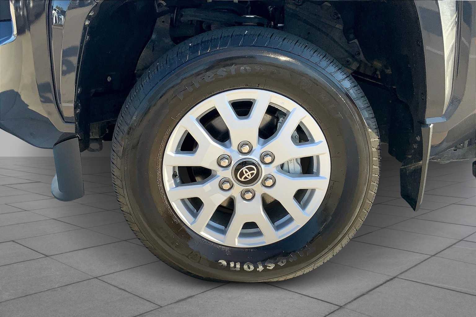 2024 Toyota Tacoma SR5 photo 10