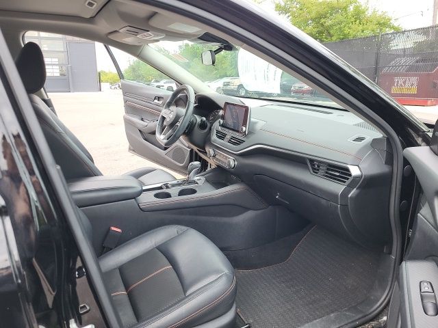 2020 Nissan Altima SR photo 12