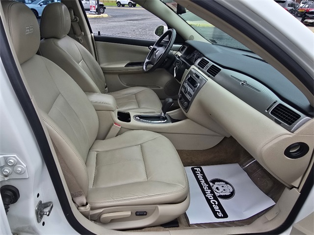 2009 Chevrolet Impala SS photo 12