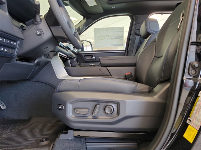 2025 Toyota Tundra Platinum CrewMax photo 15